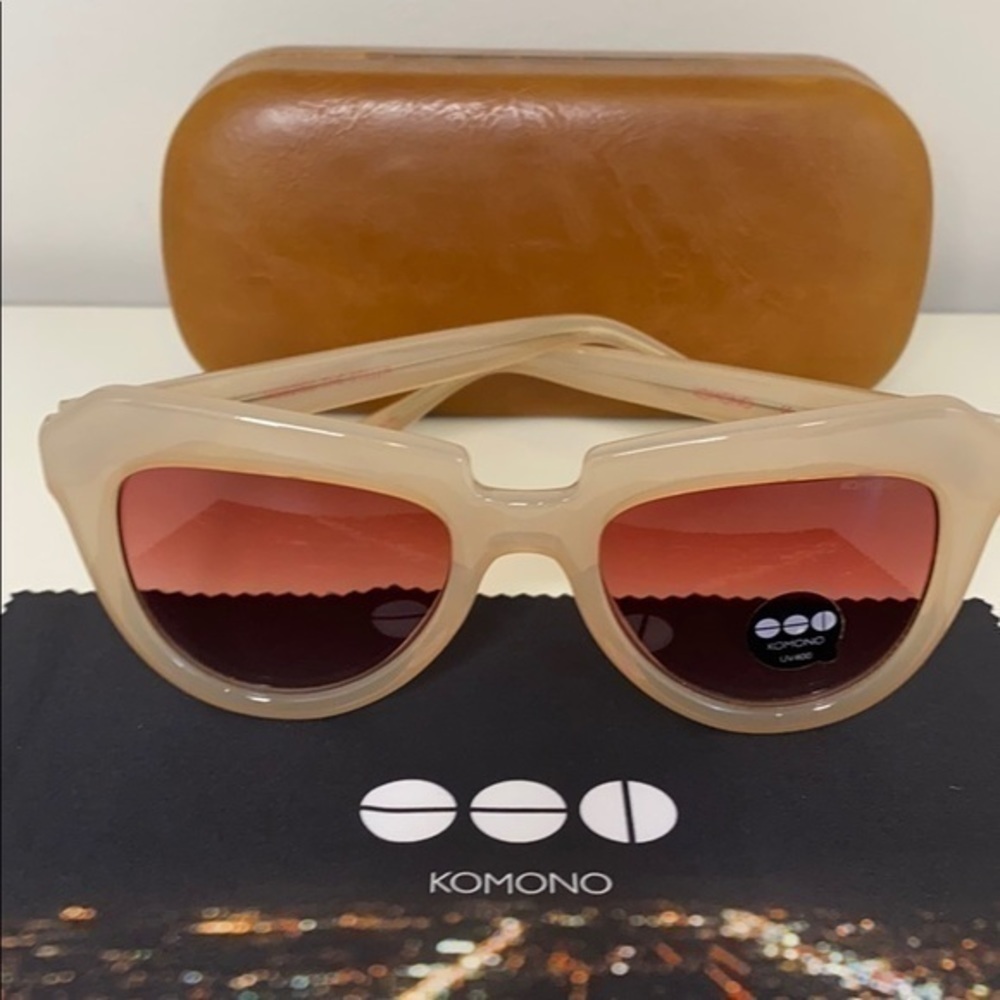 Komono Stella Cat Eye Pale Blush Sunglasses - Picture 11 of 13
